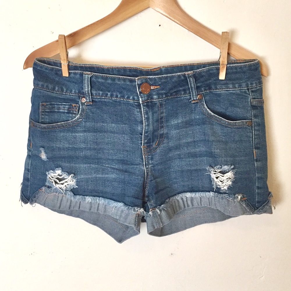 Celebrity Pink Jeans Cut-offs Denim Shorts